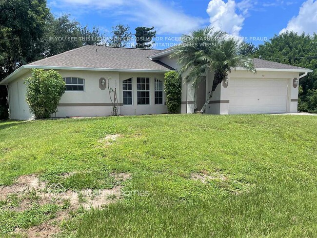 460 NE 3rd Pl in Cape Coral, FL - Building Photo - Building Photo