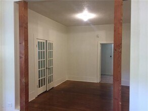 106 E 5th St in Dallas, TX - Foto de edificio - Building Photo