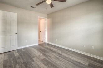 110 Sendero Dr in Huntsville, TX - Building Photo - Building Photo