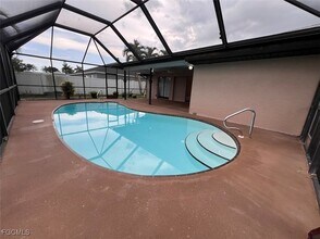 1807 SE 11th Ave in Cape Coral, FL - Building Photo - Building Photo