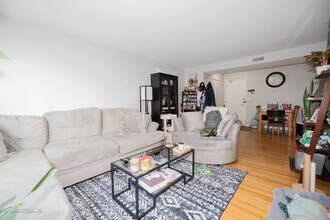 2201 N Cleveland Ave in Chicago, IL - Building Photo - Building Photo