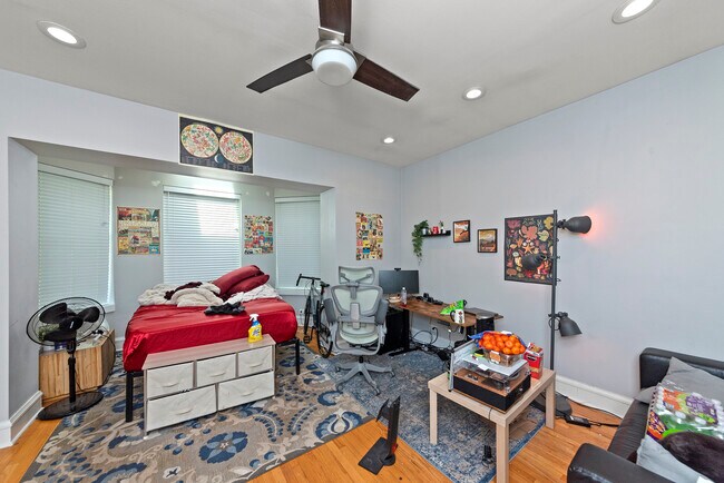 1545 W Addison St, Unit 1 in Chicago, IL - Building Photo - Building Photo