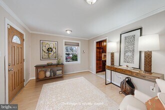 2400 Huntington Ave in Alexandria, VA - Building Photo - Building Photo