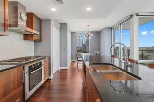 300 Bowie St, Unit 1103 in Austin, TX - Building Photo