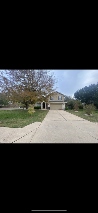 325 Jordan Cove in Bastrop, TX - Building Photo