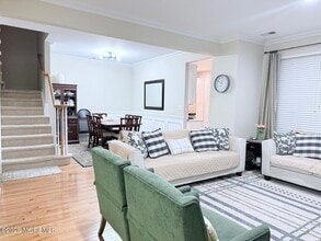 35 Surrey Ln in Flemington, NJ - Building Photo - Building Photo