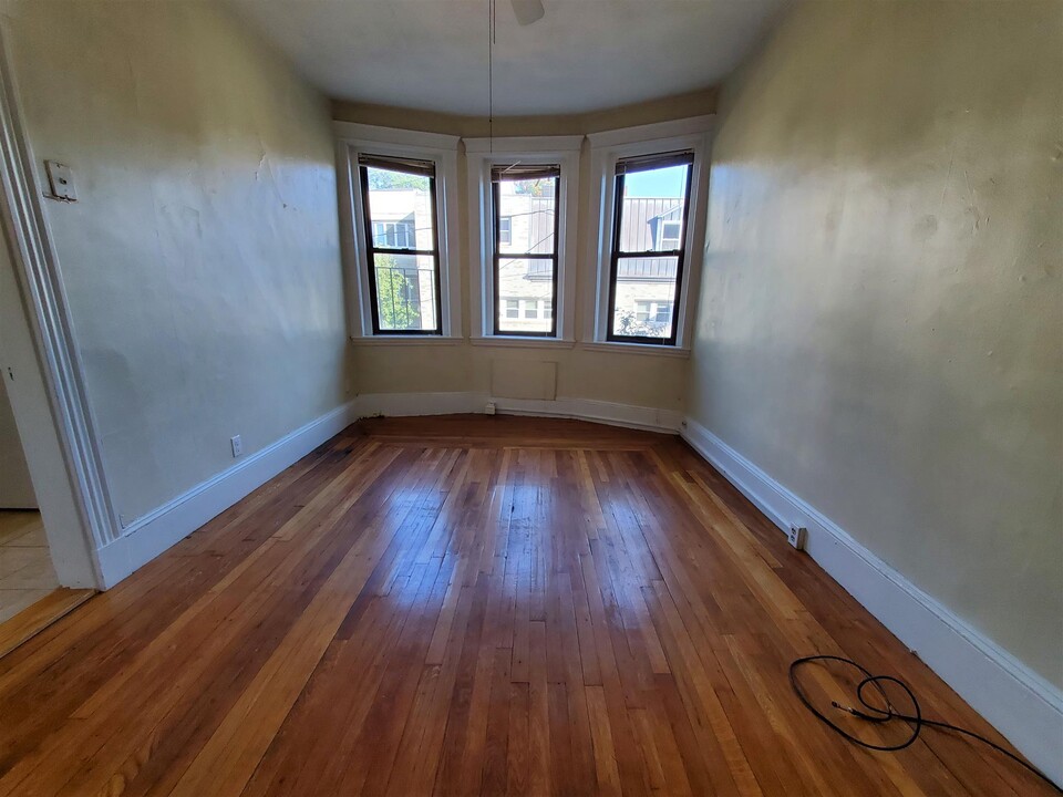 50 Hancock St, Unit 11 in Cambridge, MA - Building Photo