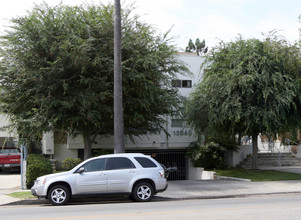 4175 Tujunga Ave in Studio City, CA - Foto de edificio - Building Photo