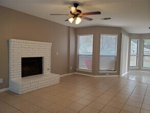9008 Sanger Dr, Unit A in Austin, TX - Building Photo - Building Photo