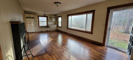 9941 E Carter Rd in Traverse City, MI - Foto de edificio - Building Photo