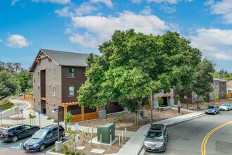 Crescent Grove in Castro Valley, CA - Building Photo - Building Photo