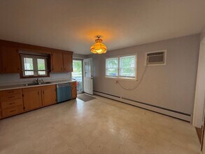 59 Cypress St in Manchester, NH - Building Photo - Building Photo