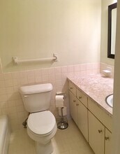 1900 Richard Jones Rd, Unit u8 in Nashville, TN - Building Photo - Building Photo