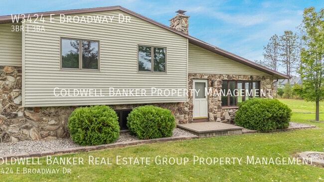 W3424 E Broadway Dr in Appleton, WI - Building Photo - Building Photo