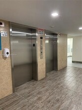 8185 NW 7th St, Unit 410 in Miami, FL - Building Photo - Building Photo
