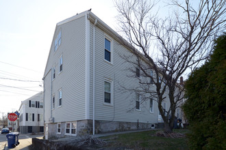 42 Middle St in Fairhaven, MA - Building Photo - Building Photo