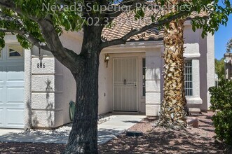 886 Cavaison Ave in Las Vegas, NV - Foto de edificio - Building Photo