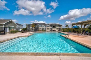 Culebra Creek Apartments in San Antonio, TX - Building Photo