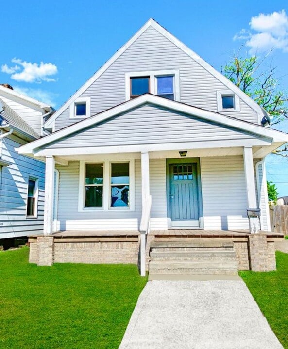 4312 Packard Rd in Toledo, OH - Building Photo