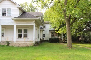 1517 W Main St in Muncie, IN - Building Photo