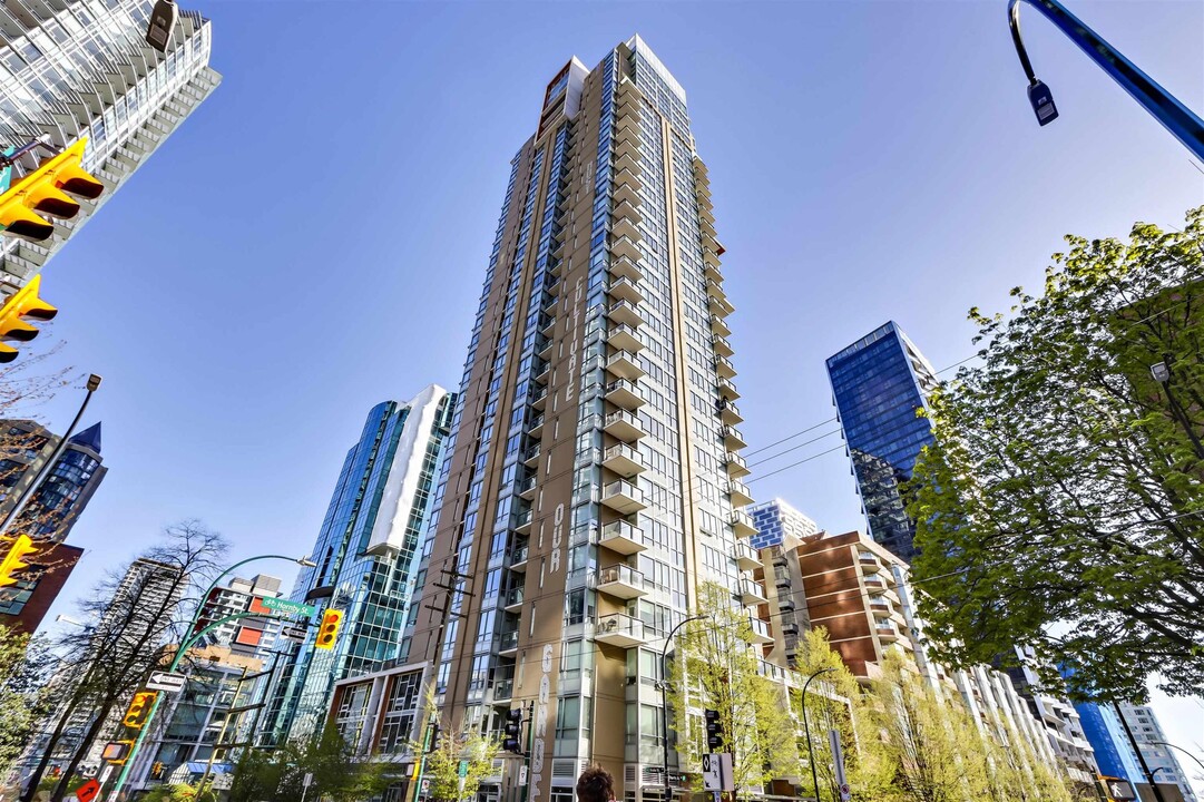 1308 Hornby St in Vancouver, BC - Building Photo