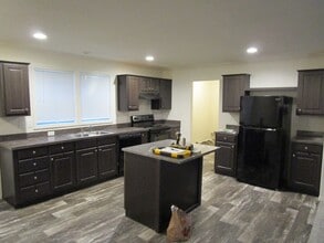 6241 N W Foster St in Prineville, OR - Building Photo - Building Photo