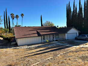 7168 Rock Ridge Terrace in Los Angeles, CA - Foto de edificio - Building Photo