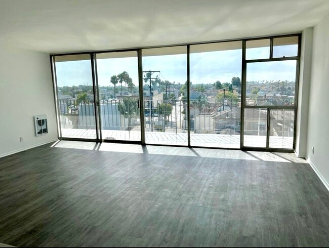 5400 E The Toledo, Unit 409 in Long Beach, CA - Building Photo - Building Photo
