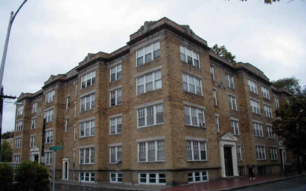 Harvard/Clinton Apartments in Cambridge, MA - Foto de edificio - Building Photo