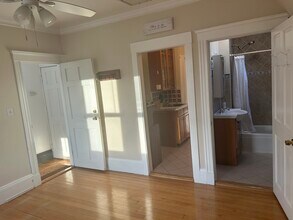 160 Washington St, Unit #4 in Boston, MA - Foto de edificio - Building Photo