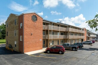 Hunter Star Properties in Dekalb, IL - Building Photo - Building Photo