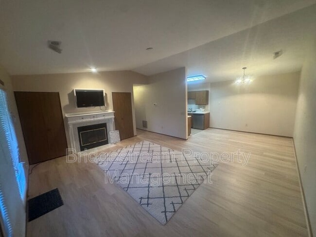 5251 Belle Isle Dr in Dayton, OH - Building Photo - Building Photo