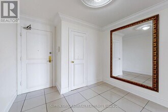 135 Antibes Dr in Toronto, ON - Building Photo - Building Photo