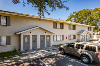 Alpine in Clearwater, FL - Building Photo - Building Photo