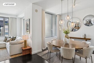 85 W Broadway in New York, NY - Building Photo - Building Photo
