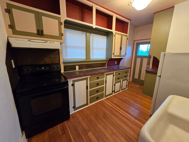 property at 313 19th St