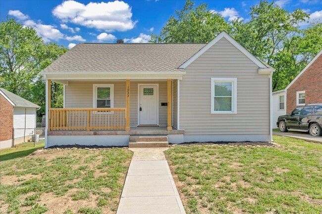 property at 1033 Hunt Ave NW