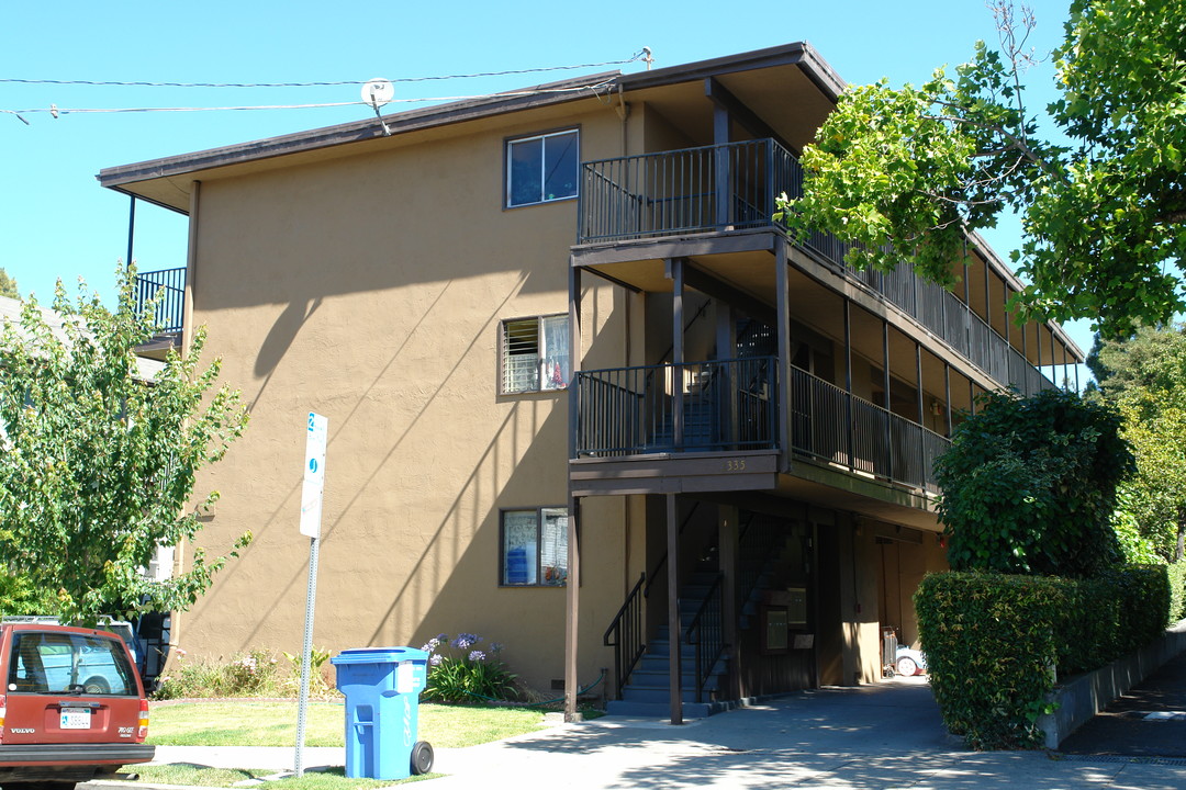 2335 Russell St in Berkeley, CA - Foto de edificio