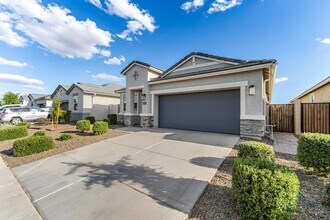 3241 W Shanley Ave in Mesa, AZ - Building Photo - Building Photo