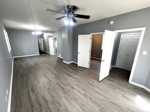 9613 S Ave N in Chicago, IL - Building Photo - Building Photo