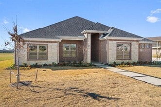 1607 Pebble Beach Ln in Cedar Hill, TX - Building Photo - Building Photo