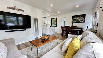 4752 Lotus St in San Diego, CA - Building Photo - Building Photo