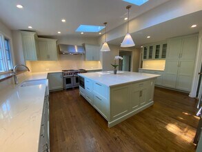51 Hawthorne Rd in New Canaan, CT - Building Photo - Building Photo