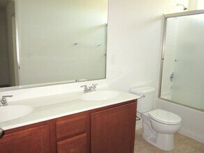 2554 Pine Brook Dr in Stockton, CA - Building Photo - Building Photo
