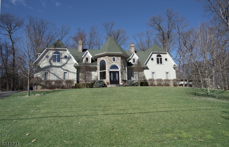 673 Glendale Rd in Franklin Lakes, NJ - Building Photo