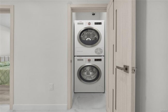 10801 1/2 Wescott Ave in Los Angeles, CA - Building Photo - Building Photo