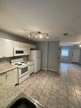 1717 Harris St in Tallahassee, FL - Foto de edificio - Building Photo