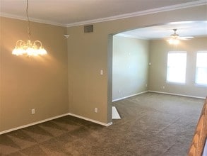 4503 Noble Ct in Baytown, TX - Foto de edificio - Building Photo