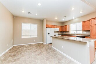 7101 River Meadows Ave in Las Vegas, NV - Building Photo - Building Photo