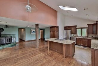 72 Long Hill Rd in Bolton, MA - Building Photo - Building Photo